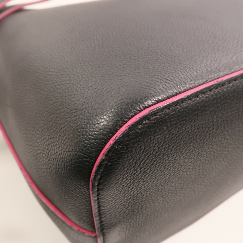 LOUIS VUITTON 牛皮皮革Lockme Bucket銀扣肩背袋-11