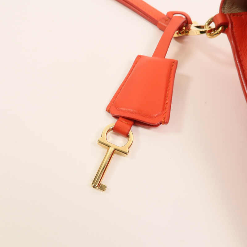 Salvatore Ferragamo 牛皮皮革Clutch Bag金扣手提包-9