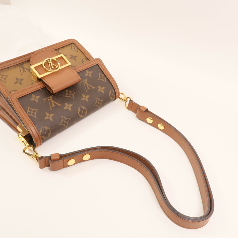 LOUIS VUITTON Monogram Reverse Mini Dauphine金扣肩背袋-7