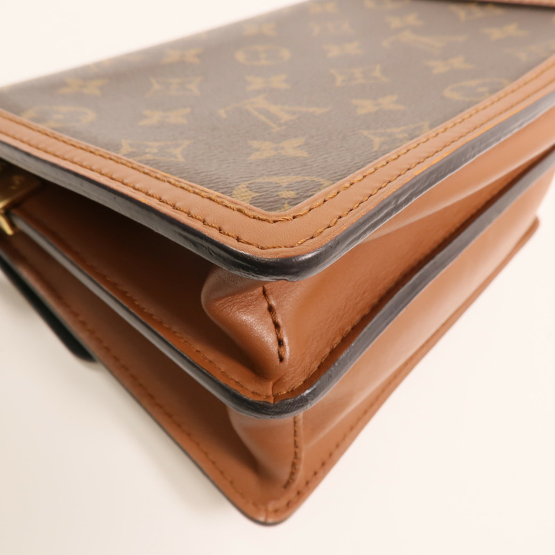 LOUIS VUITTON Monogram Reverse Mini Dauphine金扣肩背袋-11