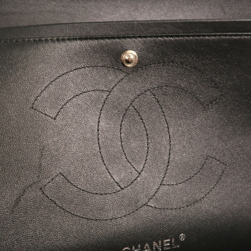 CHANEL 漆皮皮革Large Classic銀扣鏈帶肩背袋-17