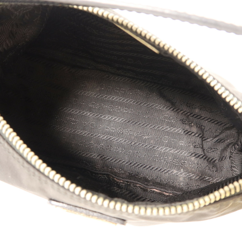 PRADA 尼龍Re-Edition 2005銀扣手挽袋-5