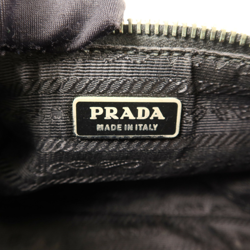PRADA 尼龍Re-Edition 2005銀扣手挽袋-6