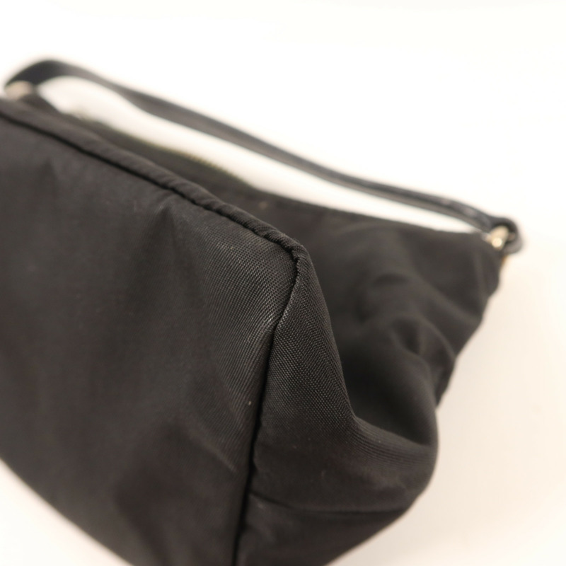 PRADA 尼龍Re-Edition 2005銀扣手挽袋-11