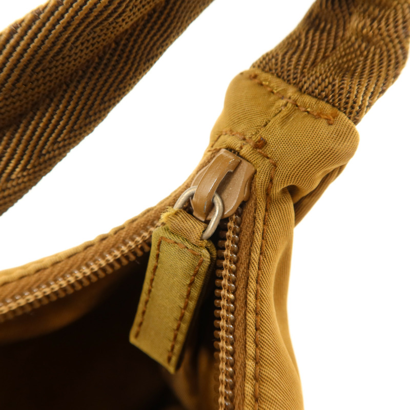 PRADA 尼龍Mini Hobo手挽袋-8