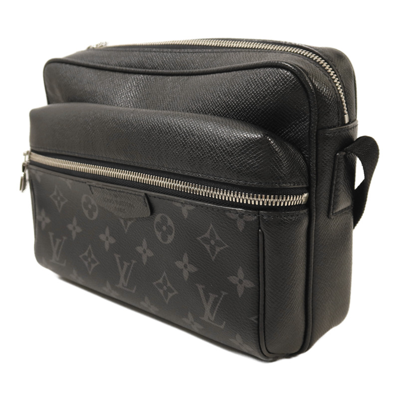 LOUIS VUITTON Monogram Eclipse Taiga Outdoor Messenger銀扣肩背袋-2