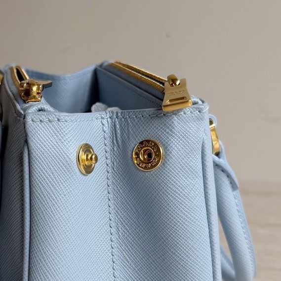 Prada普拉達藍色mini新款殺手包  底長20附件：塵袋-8