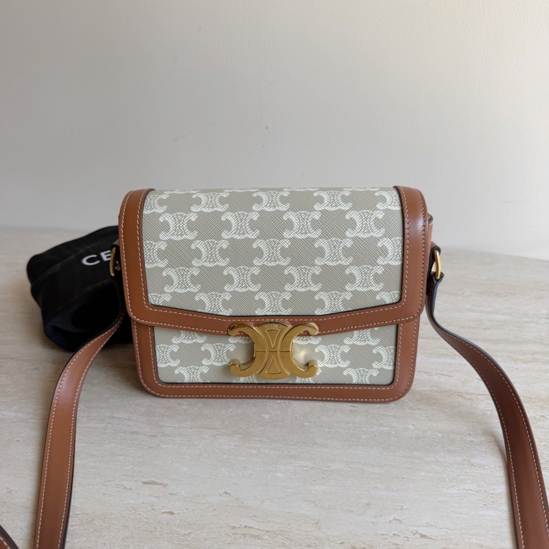 CELINE賽琳凱旋門TRIOMPHE牛皮革斜挎包 底長18.5附件：塵袋-0