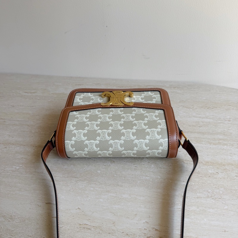 CELINE賽琳凱旋門TRIOMPHE牛皮革斜挎包 底長18.5附件：塵袋-4