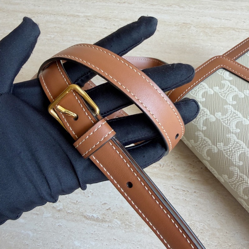 CELINE賽琳凱旋門TRIOMPHE牛皮革斜挎包 底長18.5附件：塵袋-6