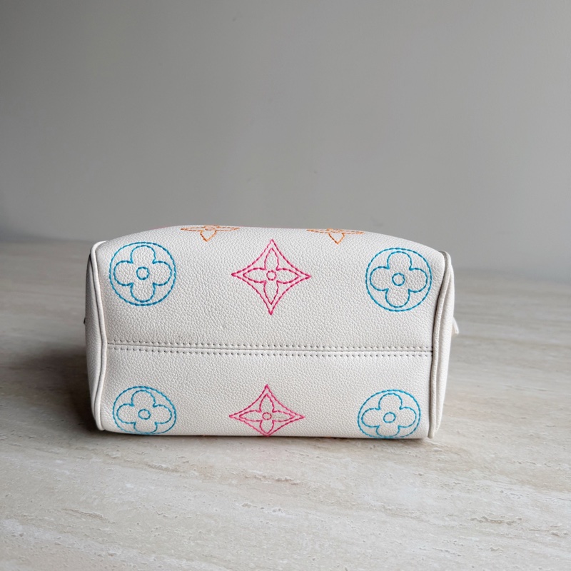 LV路易威登Speedy20奶白彩色刺繡枕頭包 底長20-5