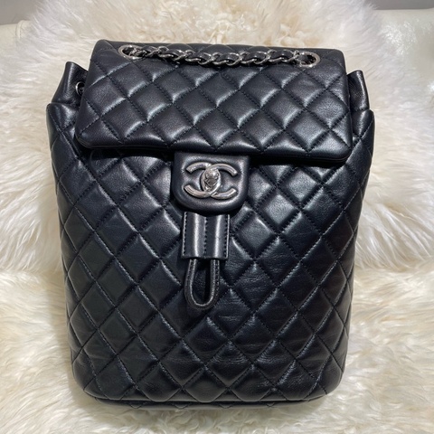 Chanel 黑色羊皮背包