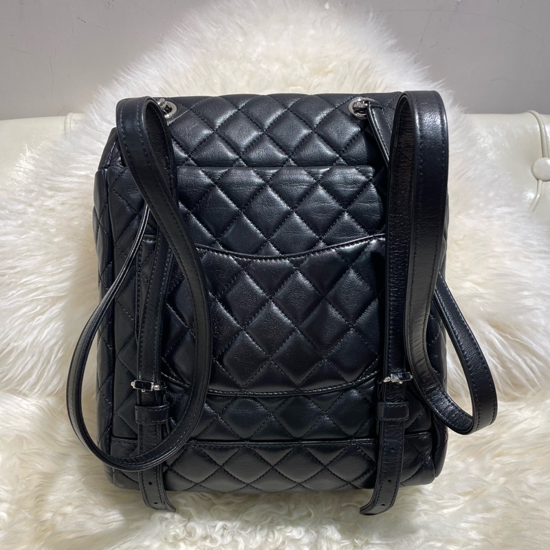 Chanel 黑色羊皮背包-1