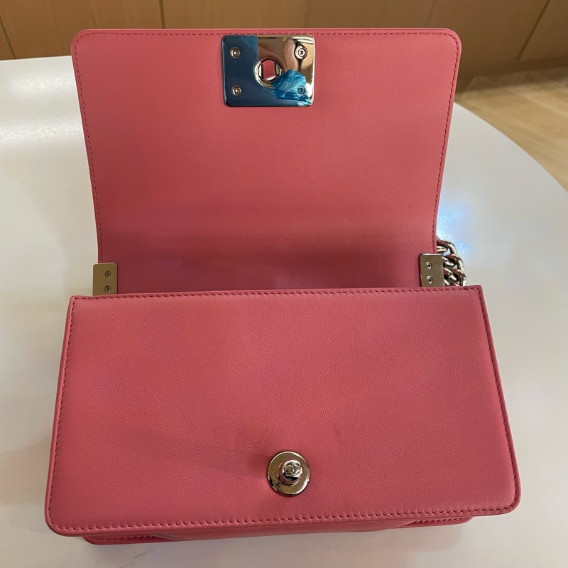 Chanel 香奈儿  西瓜红牛皮V纹leboy 小號 22開 尺寸 底長20*高12cm-4