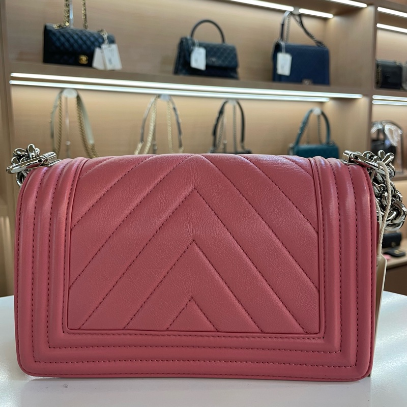 Chanel 香奈儿  西瓜红牛皮V纹leboy 小號 22開 尺寸 底長20*高12cm-6