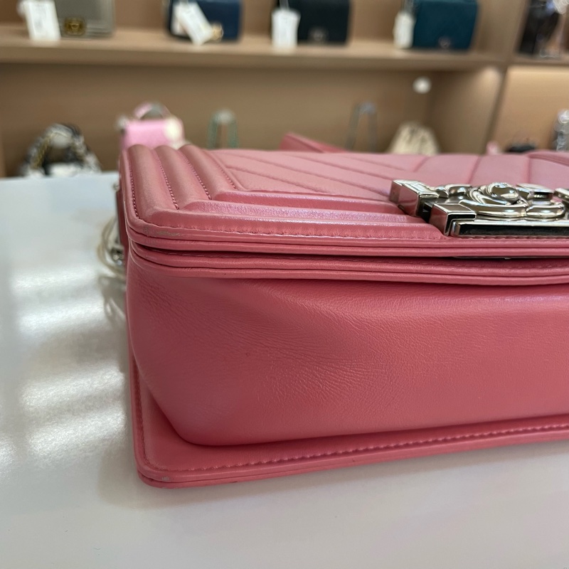 Chanel 香奈儿  西瓜红牛皮V纹leboy 小號 22開 尺寸 底長20*高12cm-8