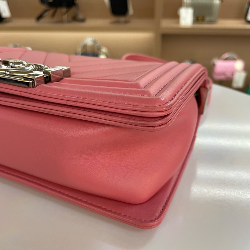 Chanel 香奈儿  西瓜红牛皮V纹leboy 小號 22開 尺寸 底長20*高12cm-9