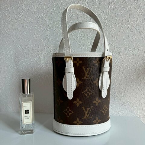 🎉95成新🎉LV 白色拼經典花紋nano水桶包