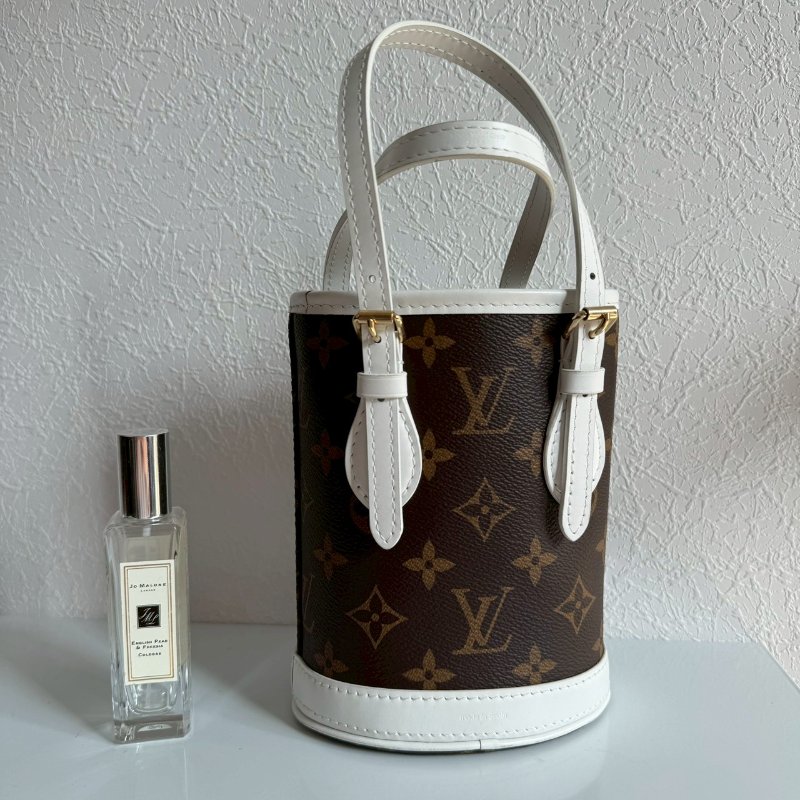 🎉95成新🎉LV 白色拼經典花紋nano水桶包-0