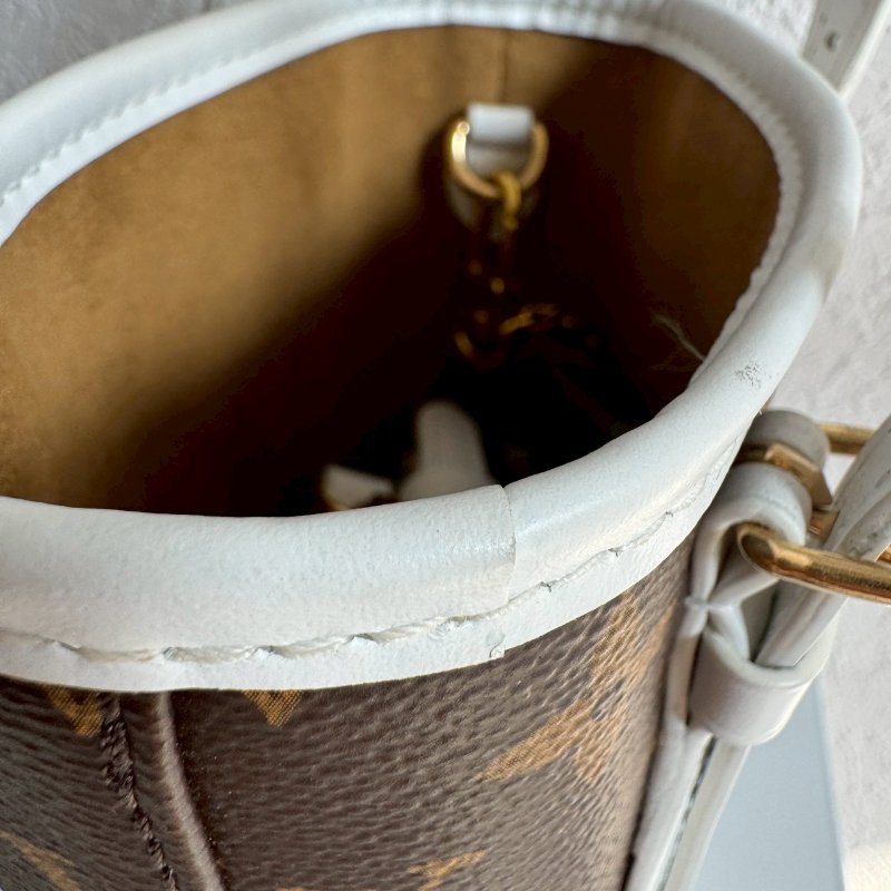 🎉95成新🎉LV 白色拼經典花紋nano水桶包-18