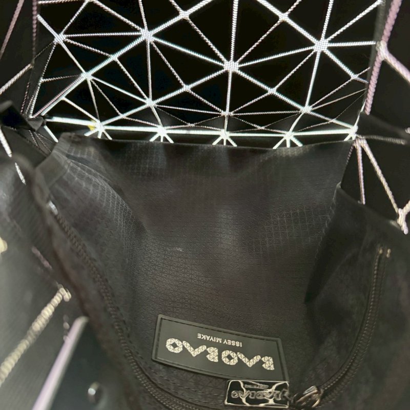 💥外出無敵方便款 Issey Miyake BAO BAO 紫色6x6手提包-2