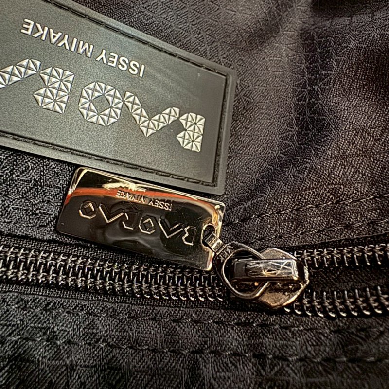 💥外出無敵方便款 Issey Miyake BAO BAO 紫色6x6手提包-12