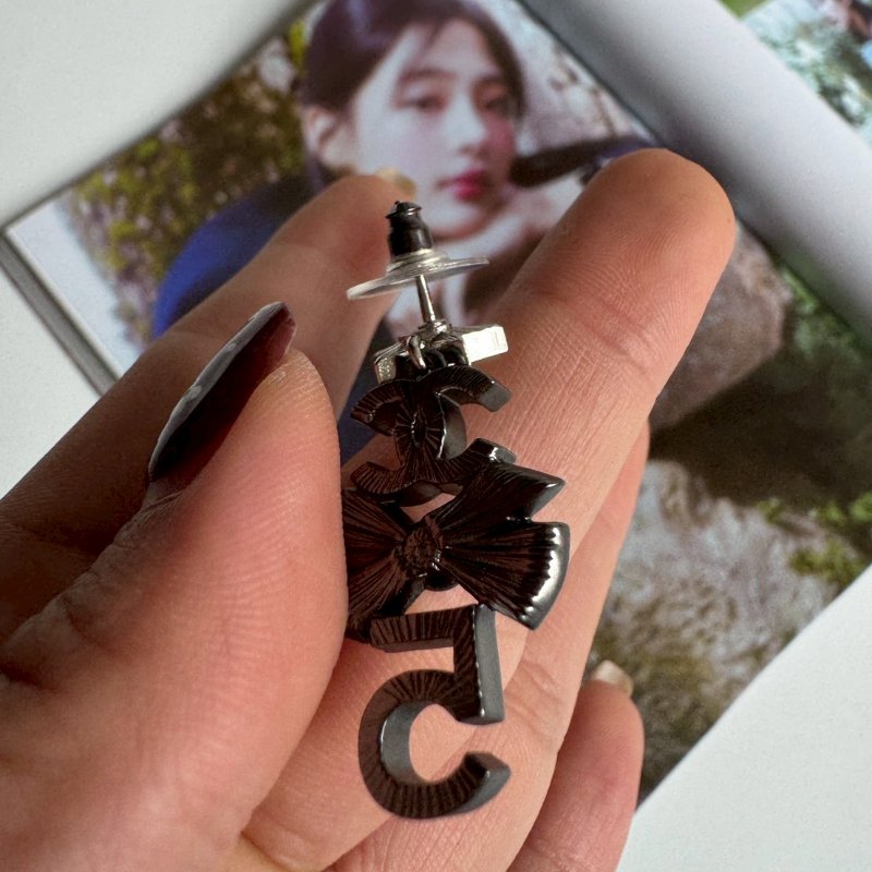 🎊99成新商品🎊Chanel 銀色星星數字耳環-6