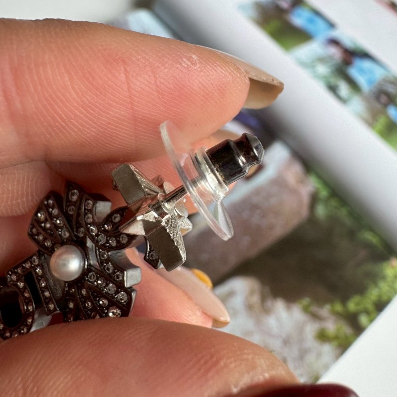 🎊99成新商品🎊Chanel 銀色星星數字耳環-11