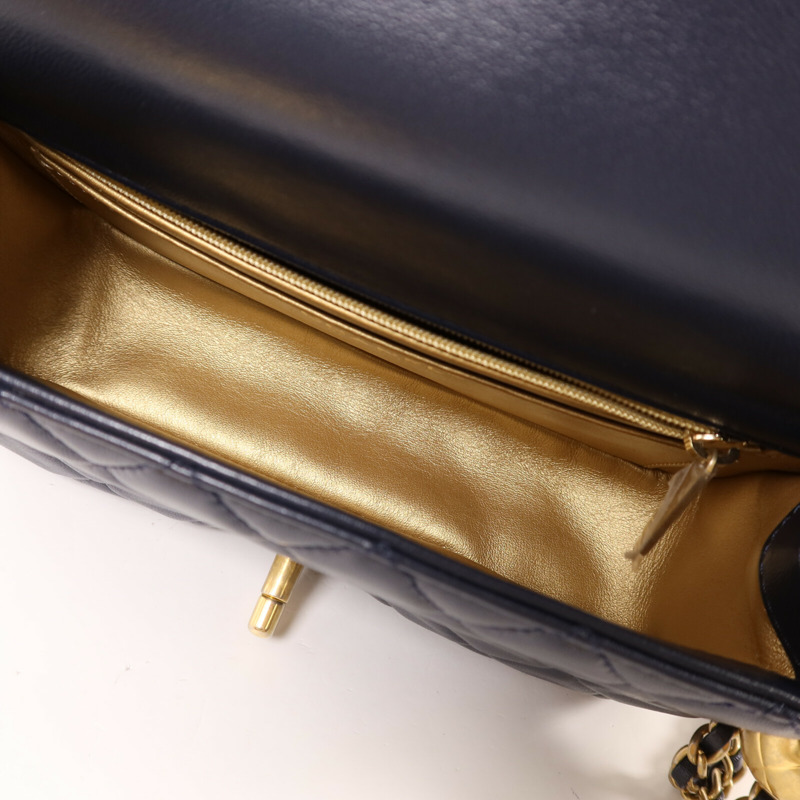 CHANEL 羊皮皮革Flap Bag With Pearl金扣鏈帶肩背袋-4