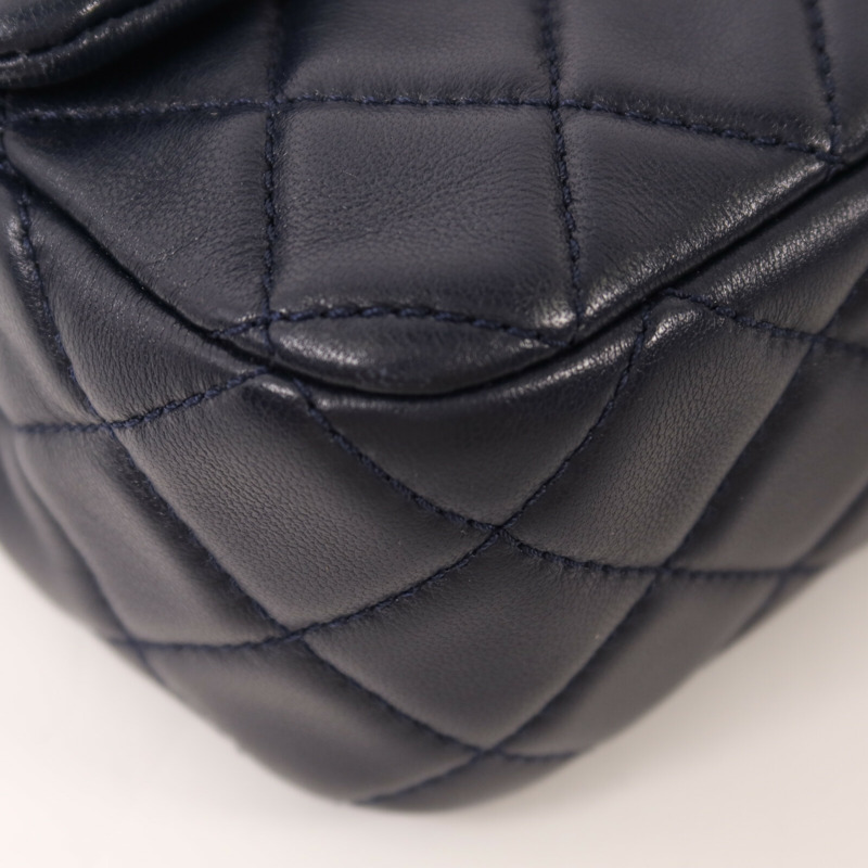 CHANEL 羊皮皮革Flap Bag With Pearl金扣鏈帶肩背袋-12