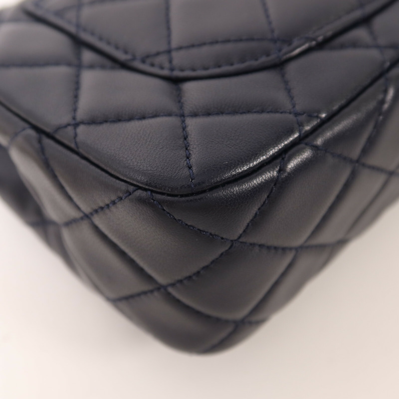 CHANEL 羊皮皮革Flap Bag With Pearl金扣鏈帶肩背袋-14