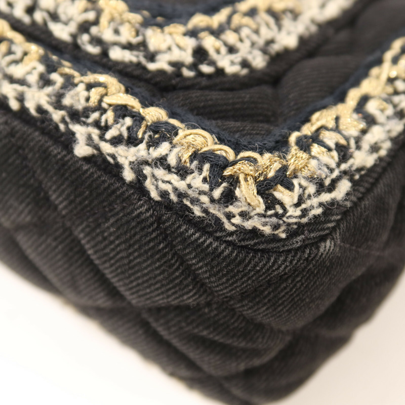 CHANEL 牛仔布Chain Shoulder金扣鏈帶肩背袋-15