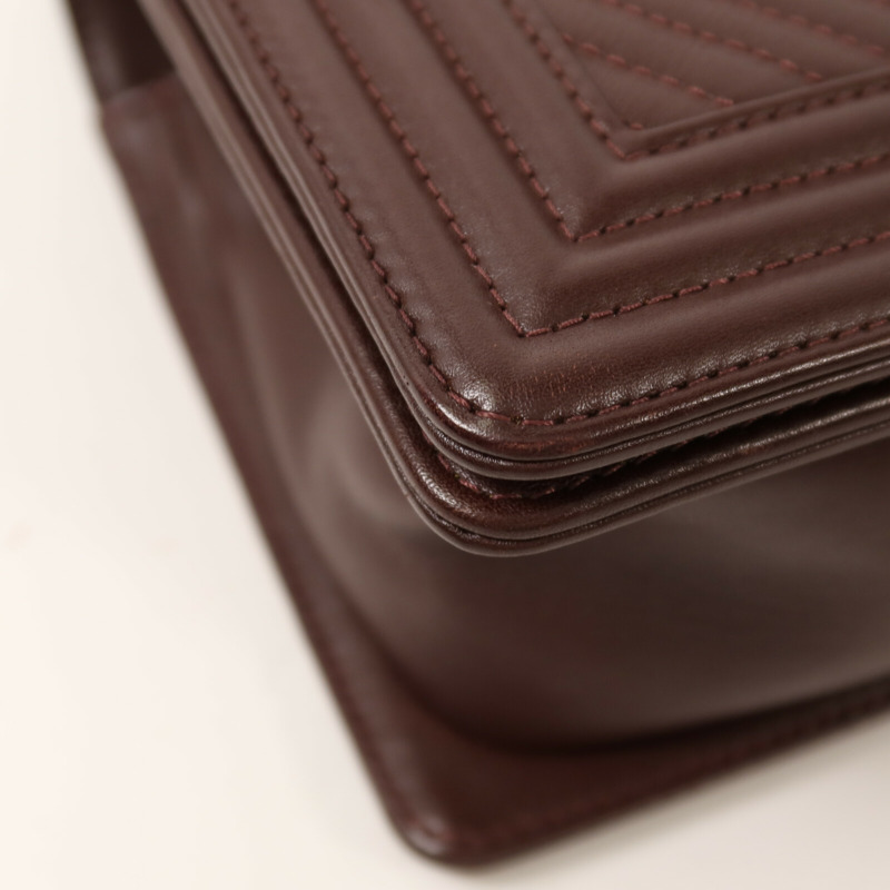 CHANEL 羊皮皮革Boy 25銀扣鏈帶肩背袋-11