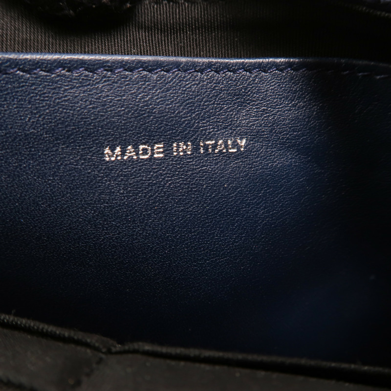 CHANEL 牛皮皮革WOC銀扣鏈帶肩背袋-15