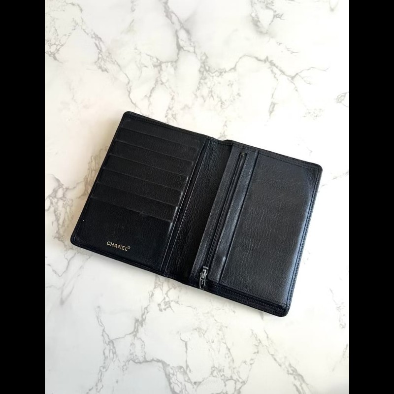 【LA LUNE】稀有中古二手Chanel黑色皮革中短夾旅行護照套錢包男女小手拿袋-7