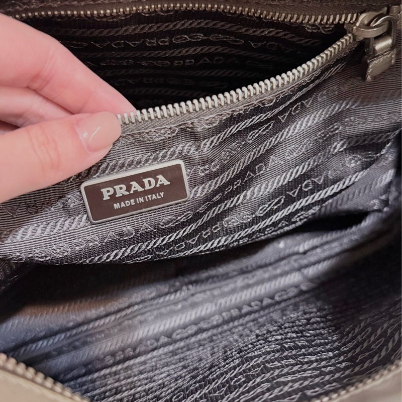 prada plume 金屬色-8