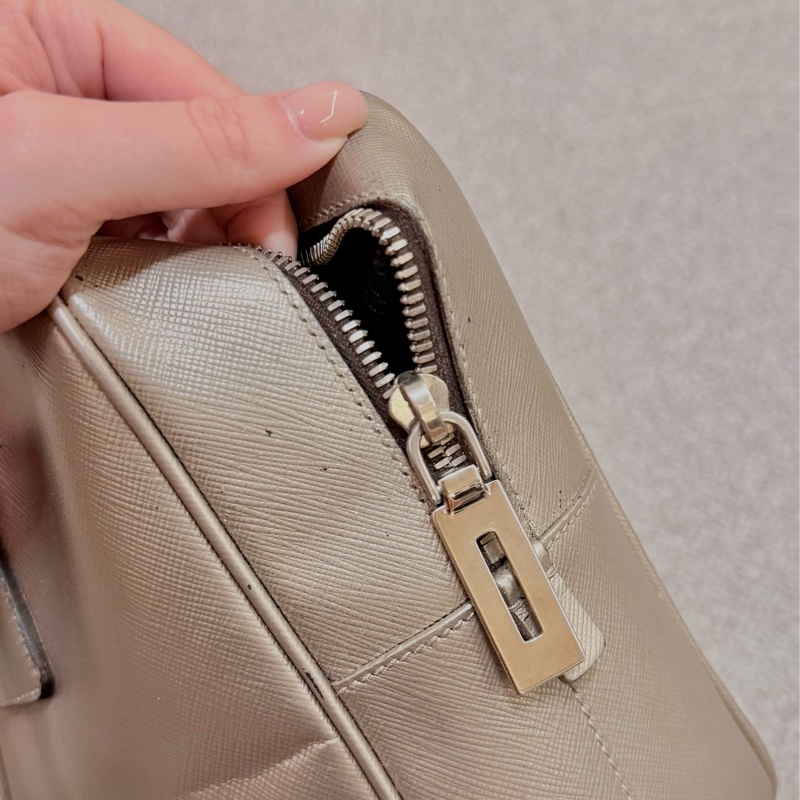 prada plume 金屬色-12