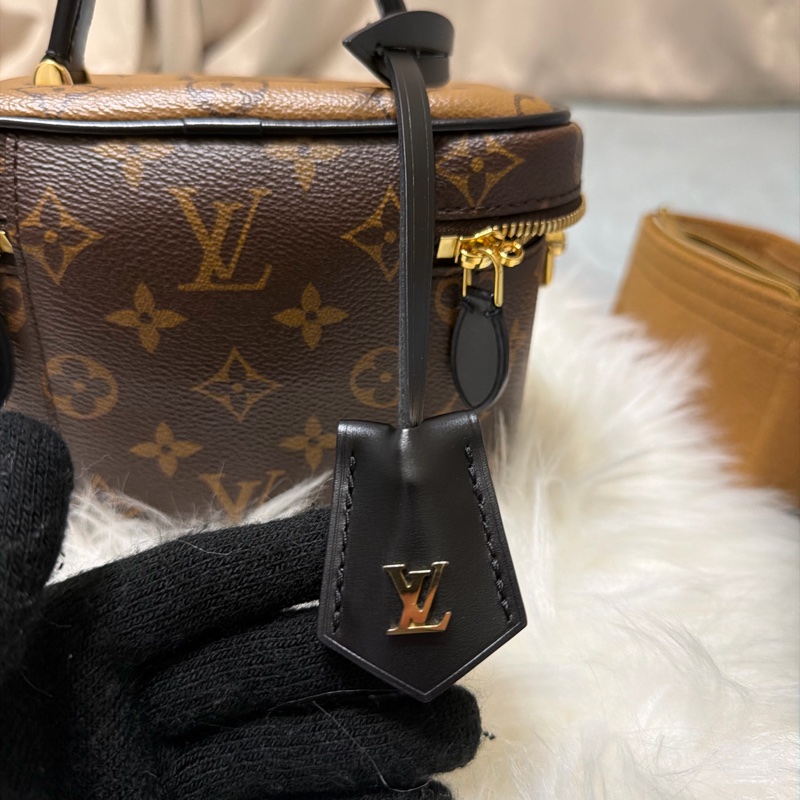 LV 經典老花 Vanity PM-16