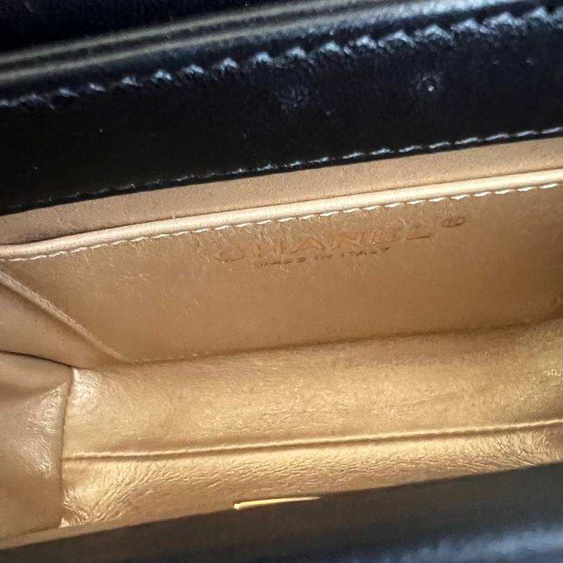 ෆ Chanel 22S字母帶鑽手把-13