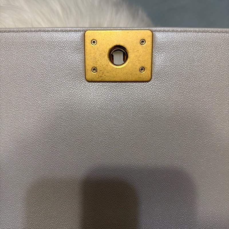 Chanel Boy 25 白色荔枝皮 金扣-2