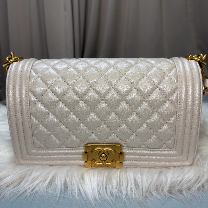 Chanel Boy 25 白色荔枝皮 金扣-5