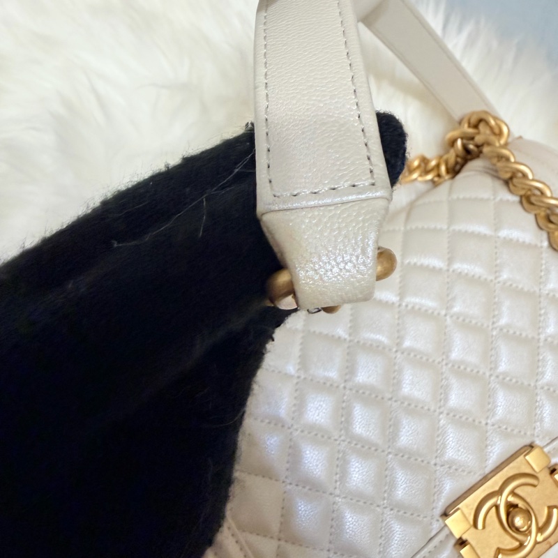 Chanel Boy 25 白色荔枝皮 金扣-15