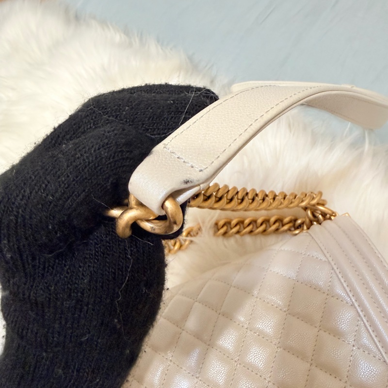 Chanel Boy 25 白色荔枝皮 金扣-17