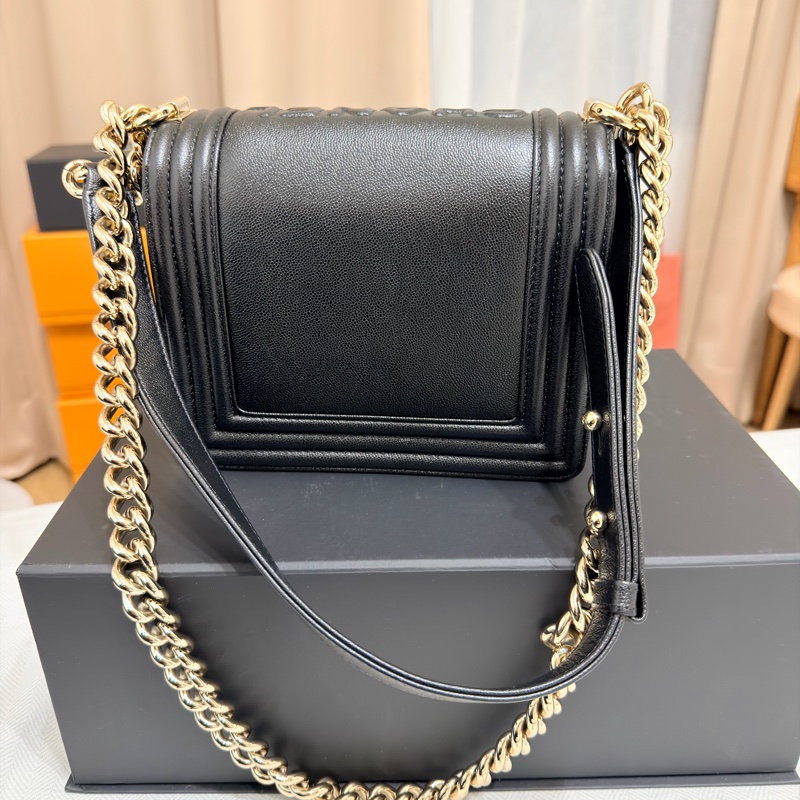Chanel Boy Mini 黑色荔枝紋牛皮 金鍊 迷你翻蓋斜背包-1