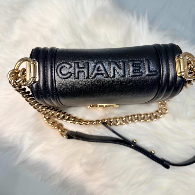 Chanel Boy Mini 黑色荔枝紋牛皮 金鍊 迷你翻蓋斜背包-4