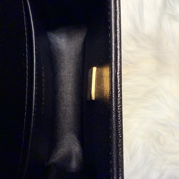 Chanel Boy Mini 黑色荔枝紋牛皮 金鍊 迷你翻蓋斜背包-9