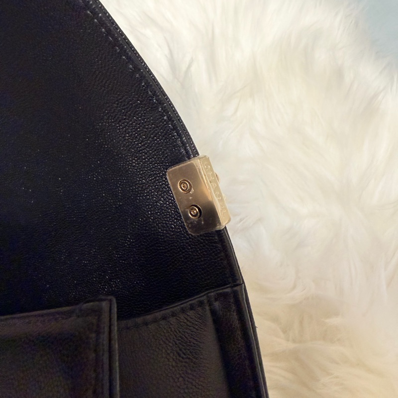 Chanel Boy Mini 黑色荔枝紋牛皮 金鍊 迷你翻蓋斜背包-13