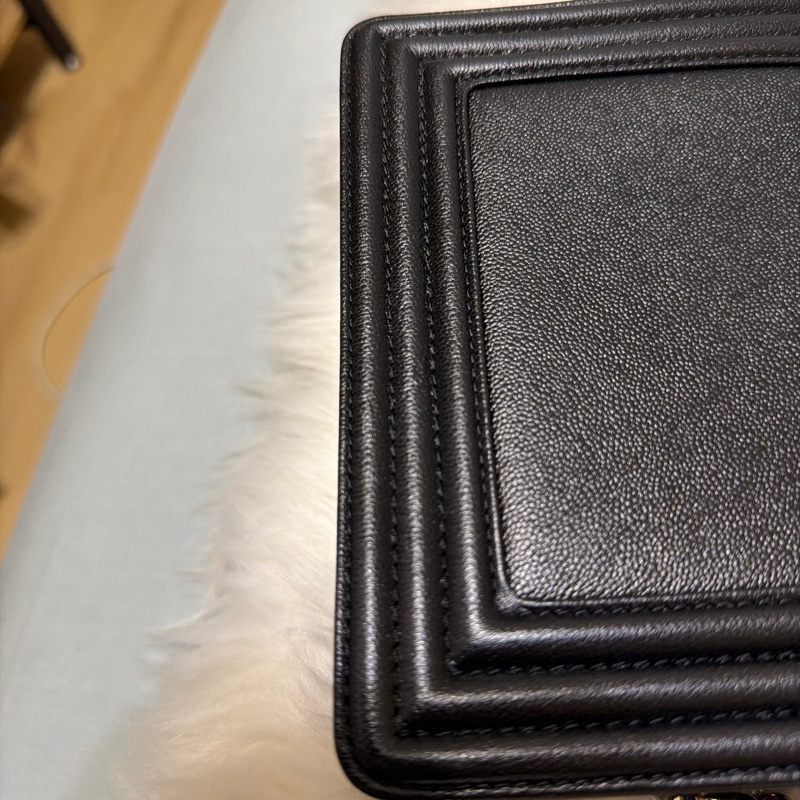 Chanel Boy Mini 黑色荔枝紋牛皮 金鍊 迷你翻蓋斜背包-20