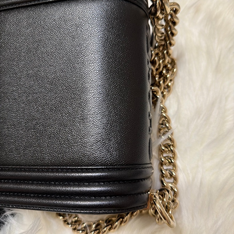 Chanel Boy Mini 黑色荔枝紋牛皮 金鍊 迷你翻蓋斜背包-21
