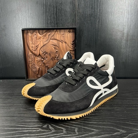 LOEWE羅意威 runner 黑白 41碼